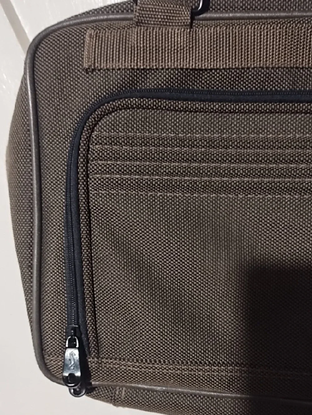 Vintage Men's Shoulder Bag in Dark Olive Green Or Black Classic Carry Case VGC.